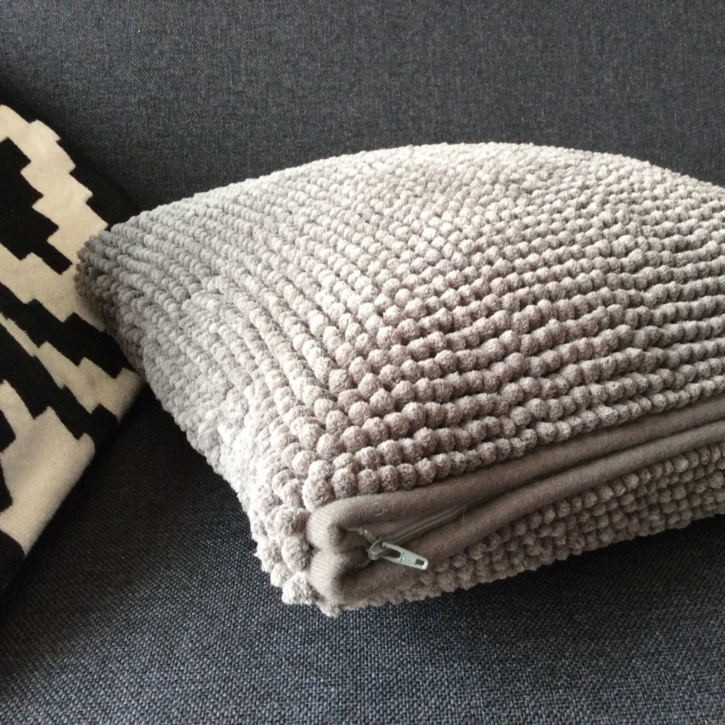 Diy Un Coussin Tout Doux Pierre Papier Ciseaux