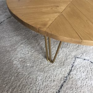 DIY table basse pieds en métal Ripaton hairpin legs plateau bois chevrons