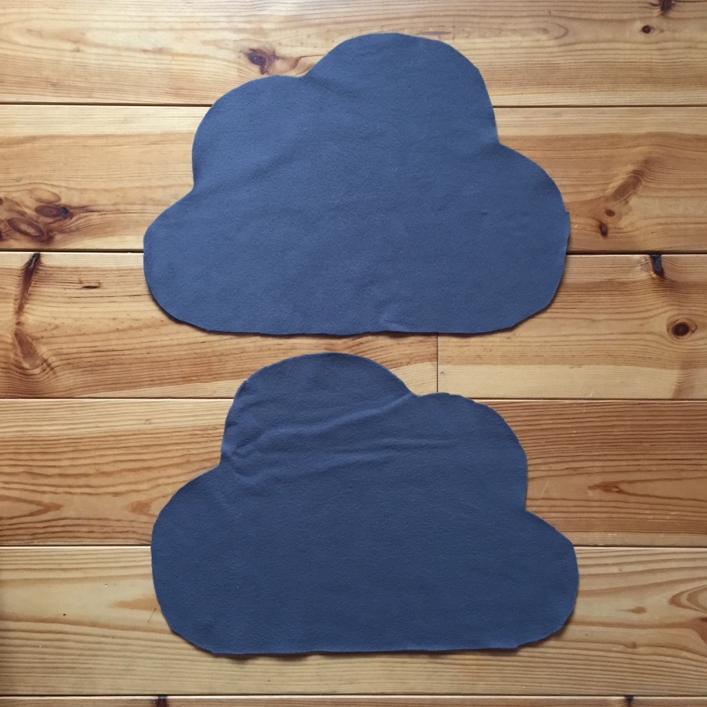 DIY : Fabriquer un coussin nuage (patron gratuit) - Joli Tipi