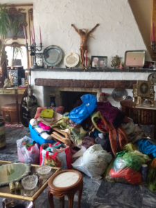 Séjour avant travaux - vue sur la cheminée