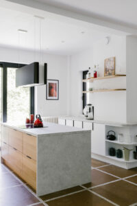 Ilot de cuisine et plan de travail après réalisation