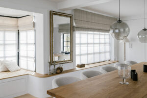 Salle à manger : banquette et table sur mesure